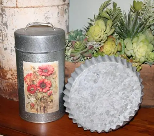 NEW Rustic Farmhouse Metal Floral Canister & Metal Riser Tray