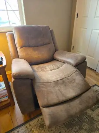 POWERED RECLINER