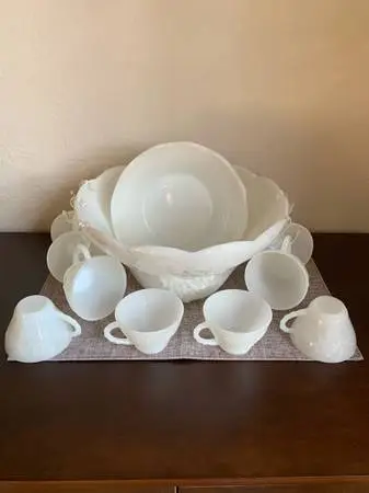 VINTAGE Punch Bowl Set - Milk Glass