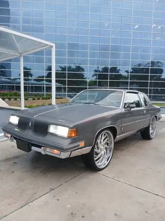 1987 OLDSMOBILE CUTLASS SUPREME BROUGHAM
