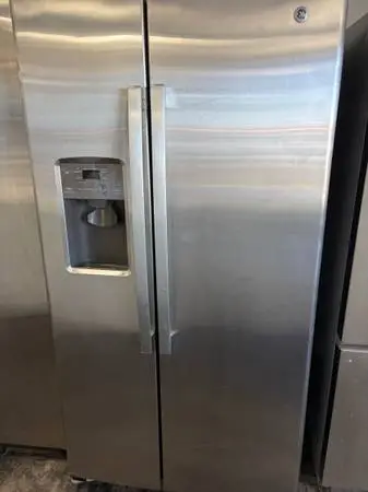 26 CuFt GE Stainless Steel Side by Side Refrigerator