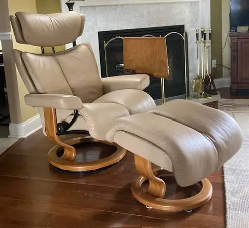 RECLINER & OTTOMAN