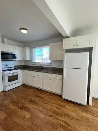 Quiet 2 BR/1 Bath Near USC