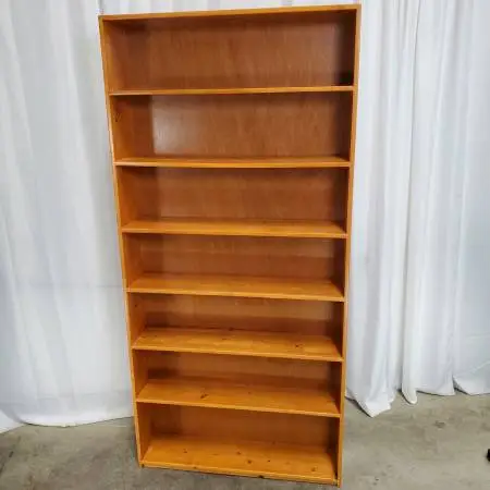 Custom 7ft. 7-Shelve Pine Bookcase w/Natural Finish