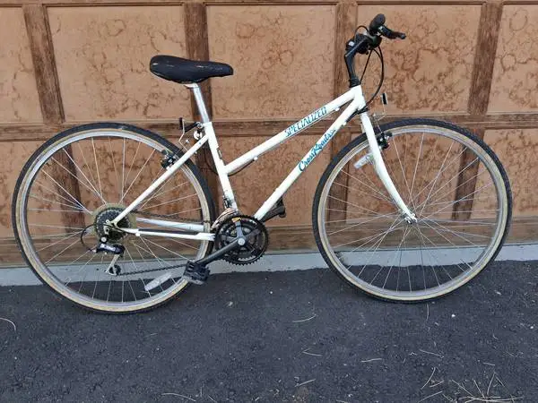 Specialized Crossroads Cruz bicycle 700cc Extra Nice