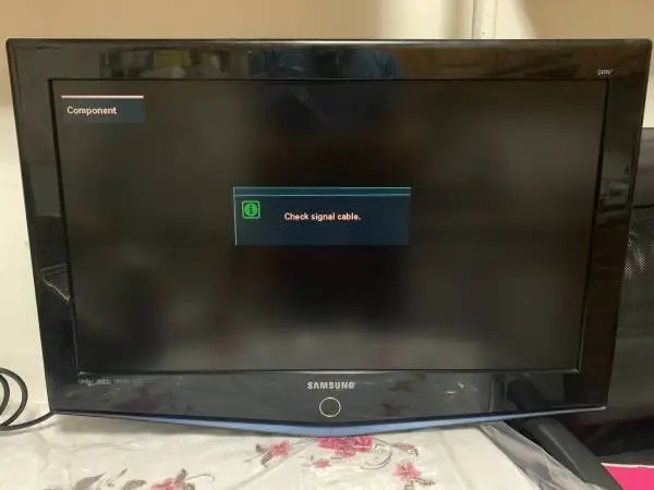 Samsung 32” Inch Wall Mounted Flat Screen HDTV LCD TV Television Set