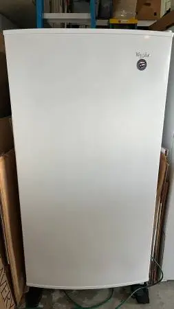 WHIRLPOOL UPRIGHT FREEZER (FROST FREE)