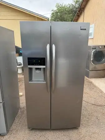 Frigidaire Gallery Sliver Stainless Steel Side By Side Refrigerator