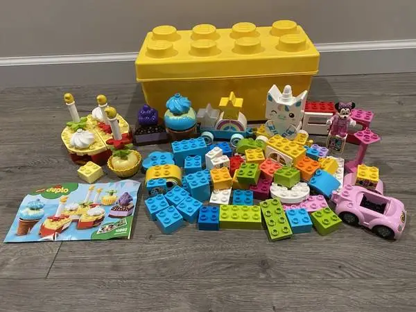 LEGO DUPLO 100 ASSOTED BLOCKS ~ CELEBRATION / UNICORN / MINNIE