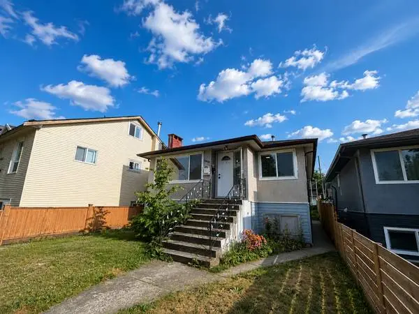 (PLH_REF#2442)***Charming Whole 4-Bedroom House with Backyard & Garage