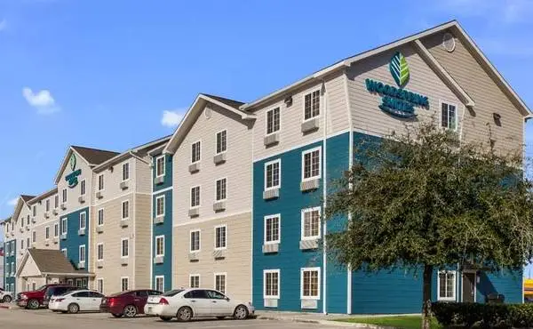 Flexible Living: No Lease, Pay Your Way - Weekly Rates Available!