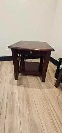 🟤🪵🗄️ MISSION-STYLE SOLID WOOD END TABLE — ~22W x ~24D x ~24H