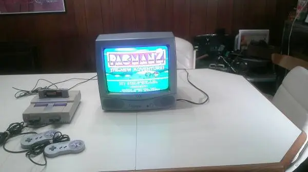 Vintage Apex AT1302 CRT TV. Excellent for Retro Gaming