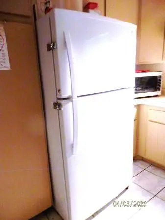 KENMORE 21.5 CF. REFRIGERATOR: