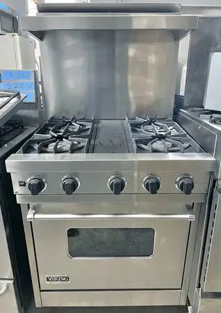 30 Inch Viking Stainless Steel 4 Burner Gas Range , Convection Oven