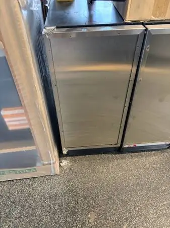 SUMMIT ICE MAKER OPEN BOX