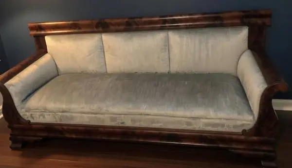 19th century American Empire–style Sofa Couch Antique 1830–1850 period