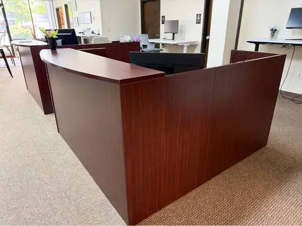 Classic Reception Desk / Office Desks