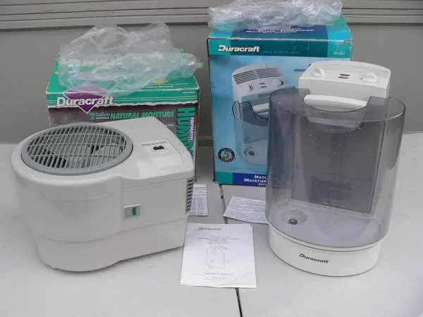 DURACRAFT 2 + 2.3 GAL NATURAL MOISTURE HUMIDIFIERS SUPER NICE YR CHOIC