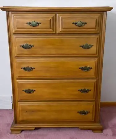 Solid Maple Chest of Drawers/ Dresser