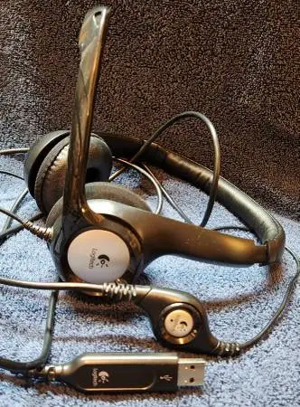 Logitech H390 Wired Headset, Stereo Headphones with Noise-Cancelling