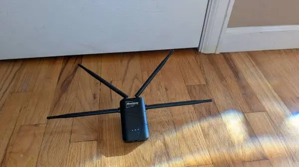 Baetaey Wifi Extender/Repeater 300mbps