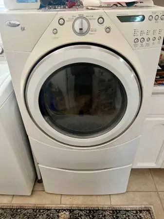 Whirlpool Duet Dryer w/ Pedestal base w drawer
