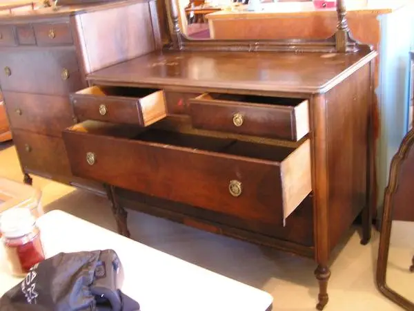 DRESSER WITH MATCHING MIRROR