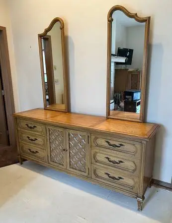REDUCED!! Bedroom Set (s) at Creative Bargains