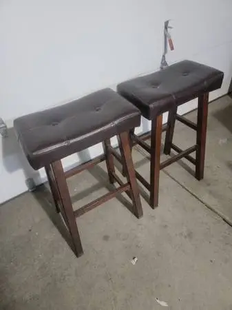 2 beautifull stools