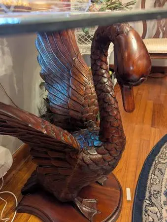 Flying swan table