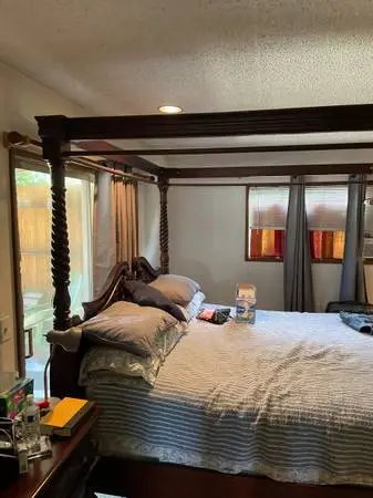 bedroom set with king size 4 poster bed frame