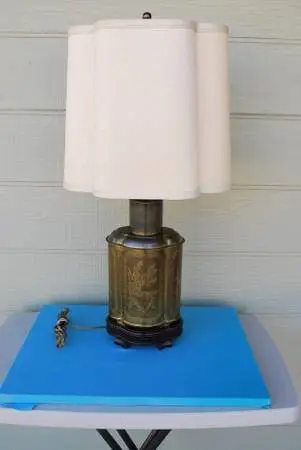 Vintage Mid Century Honi Chilo Lamp