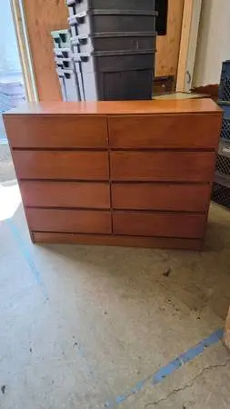 8 drawer dresser For sale