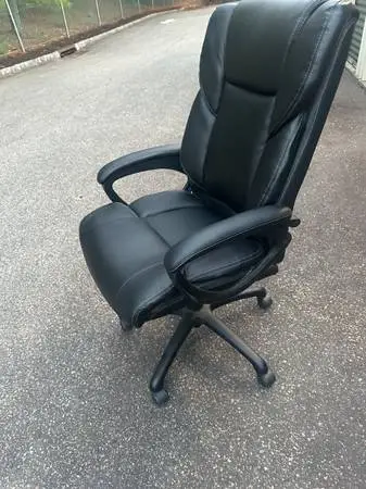 OFFICE CHAIR