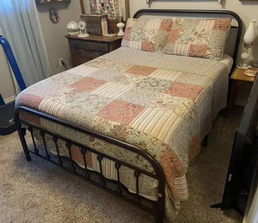 VERY NICE FULL SIZED DOUBLE BED FRAME, MATTRESS AND NEW BEDDING!