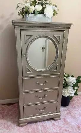 Cute Silver Cabinet with Mirror and three Drawers