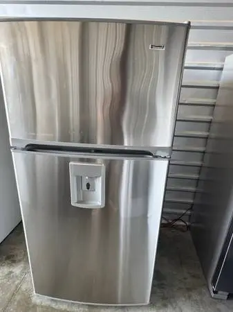 Kenmore Refrigerator top bottom door 22 cu.ft