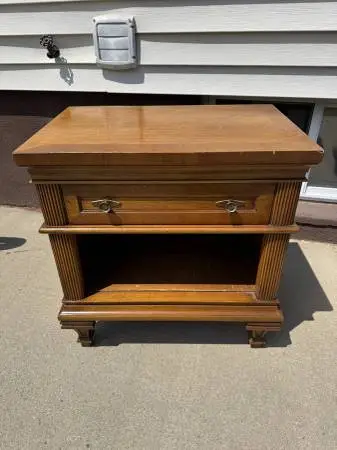 Solid Maple Household Wooden Nightstand Table