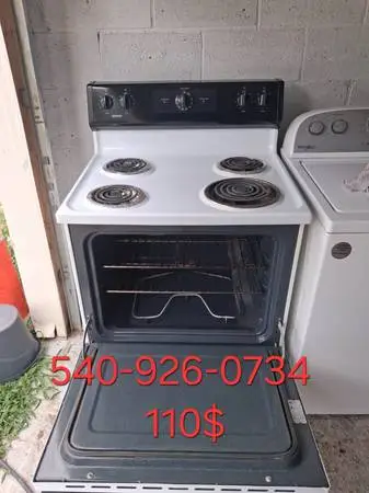 Electric stove in excellent condition Pick up & Delivery available