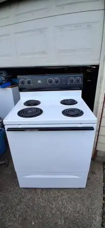 *~ Roper (Whirlpool) Coil Top Range (Stove /Oven) ~* Can deliver