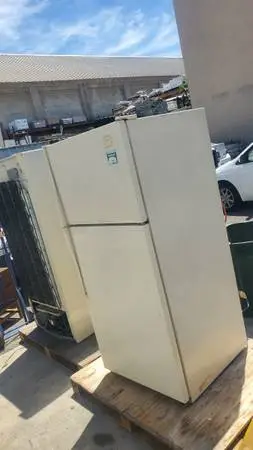 Whirlpool Refrigerator good condition full size