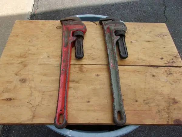 Rigid 18 pipe wrenches