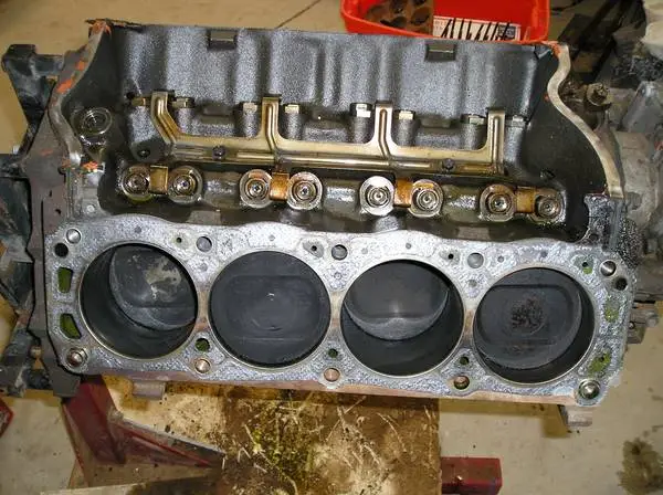 1995 ford 5.8/351w roller cam short block open for inspection