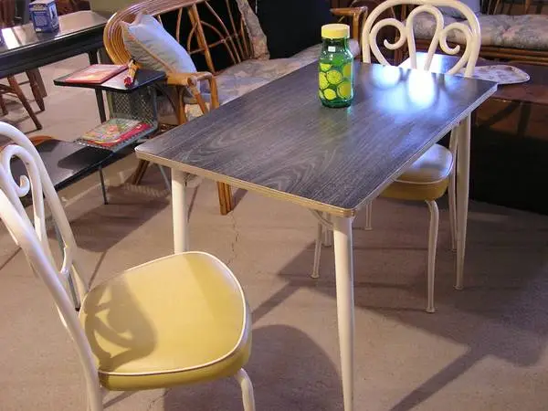 KITCHEN TABLE AND TWO CHAIRS