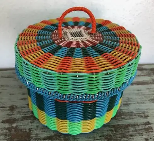 Beautiful colorful FOLK ART BASKET... made in Mexico