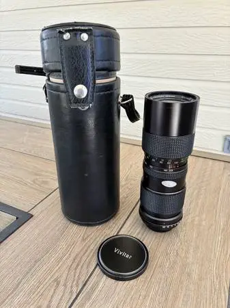 Vivitar 85-205mm Zoom Lens with Leather Case