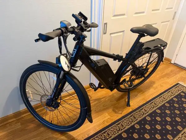 Juiced Crosscurrent X e-bike Size M Great condition w/ Extras!