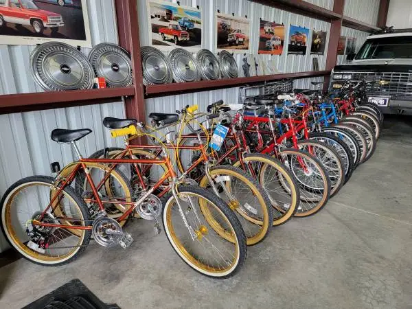 Vintage 80s & 90s Schwinn Bicycles 🚲 Stingrays, Mountain, ATB Gravel