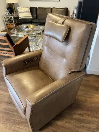 Niagara Mid Century Modern Reclining Massage Chair